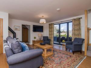 Χώρος καθιστικού στο The Coach House - Ukc2772