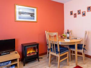 Μια τηλεόραση ή/και κέντρο ψυχαγωγίας στο Beech Nut