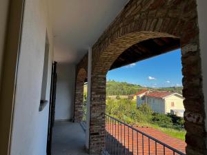 Cảnh núi rừng hoặc tầm nhìn ra núi từ nhà nghỉ B&B +2 ảnh