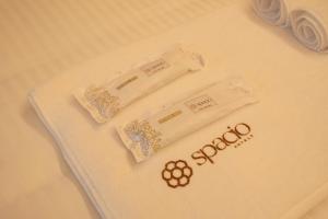 Chứng chỉ, giải thưởng, bảng hiệu hoặc các tài liệu khác trưng bày tại Hotel Spacio