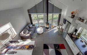 Χώρος καθιστικού στο 3 Bedroom Beautiful Home In Tomelilla