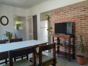 TV a/nebo společenská místnost v ubytování Silvestre