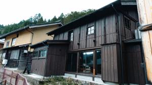 Το κτήριο όπου στεγάζεται  το διαμέρισμα