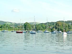 Příroda nedaleko prázdninového domu + 2 fotografie