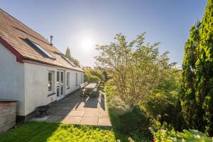 Κήπος έξω από το Clematis-Y-Ffynnon