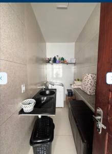 Η κουζίνα ή μικρή κουζίνα στο casa sol e mar 01