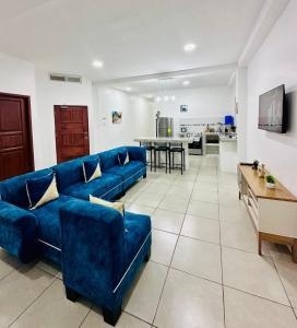 TV a/nebo společenská místnost v ubytování Sea Lion Suite 02