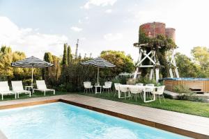 Bazén v ubytování Rutherglen Farm Stay nebo v jeho okolí