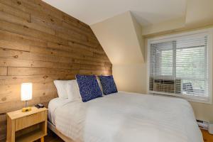 En eller flere senge i et værelse på Private Hot Tub | Free Parking | Pool | Sauna + 14 billeder