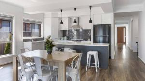 Kuchyň nebo kuchyňský kout v ubytování Modern Family Home