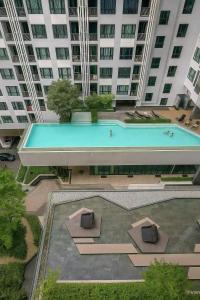 Bazén v ubytování The Base酒店民宿预订 市中心 游泳池 健身房 海滩 度假屋 A-9F nebo v jeho okolí