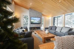 Posezení v ubytování Yamaemi, Spacious luxury chalet 5br, onsen bath