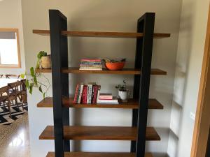 Palanda nebo palandy na pokoji v ubytování Central Comfort