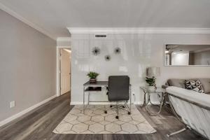 Φωτογραφία από το άλμπουμ του Lux 2BD Apt Pool SixFlags Grand Prairie GP54C σε Heliport-Facility 5A