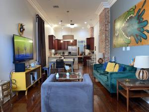 Kuchyň nebo kuchyňský kout v ubytování Historic Marigny House mins to French Quarters!