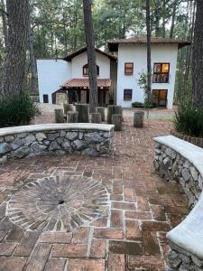 Budova, kde se chata nachází