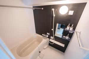 Ένα μπάνιο στο Mell-Theater鈍色の風 +30 φωτογραφίες