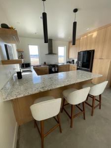 Nhà bếp/bếp nhỏ tại Star Valley Barndominium Unit A +11 ảnh