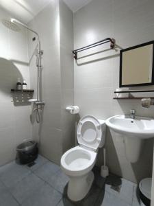 Ένα μπάνιο στο The Regular