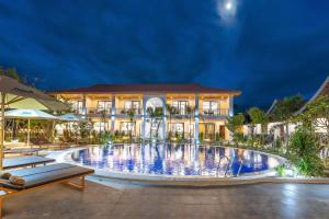 Bazén v ubytování Paradise Mountain View Resort nebo v jeho okolí