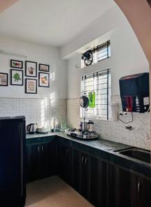 Η κουζίνα ή μικρή κουζίνα στο PANAH luxe