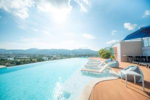 Nespecifikovaný výhled na hory nebo výhled na hory při pohledu z hotelu