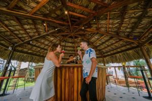 Επισκέπτες που μένουν στο Hoianbang Beach Front Villa and Restaurant