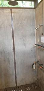 Ένα μπάνιο στο The Camping Field