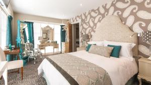 Rooms at number one客房内的一张或多张床位