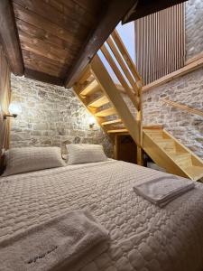 Giường trong phòng chung tại Old town Guesthouse Guri +72 ảnh