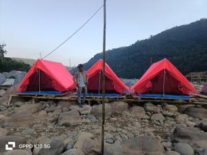 Peisaj natural din apropierea acestui camping