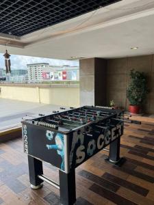 Τραπέζι μπιλιάρδου στο VY suites studio room SCSP Ming Garden Kota Kinabalu