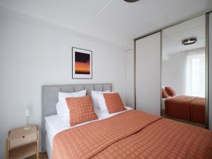 Postel nebo postele na pokoji v ubytování Kotzebue Stay - Soft Sanctuary in the heart of Kalamaja