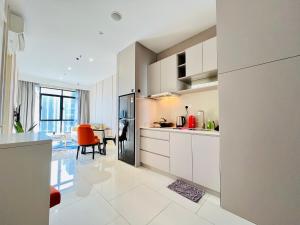 Η κουζίνα ή μικρή κουζίνα στο Hill10 Residence I-City by Deurban