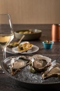 Φαγητό σε αυτό το ξενοδοχείο ή κάπου εκεί κοντά