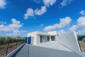 Bygningen som villaen ligger i + 37 billeder