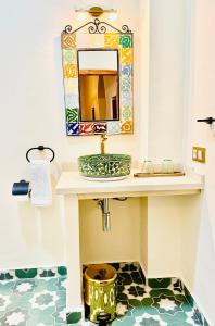 Koupelna v ubytování Riad El Sultan + 100 fotografií