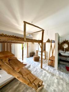 Ένα ή περισσότερα κρεβάτια σε δωμάτιο στο POLE POLE House