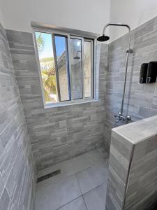 Ένα μπάνιο στο POLE POLE House