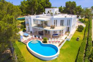 Bazén v ubytování Villa Ses Arcades II by Villa Plus nebo v jeho okolí