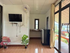 Μια τηλεόραση ή/και κέντρο ψυχαγωγίας στο The Good View Koh Yao Noi