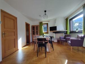 Μια τηλεόραση ή/και κέντρο ψυχαγωγίας στο Vetta Lodge