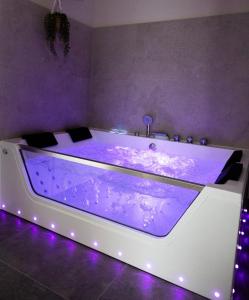 Fotografie z fotogalerie ubytování Maison MUGUET 3 SPA-PARKING-COLMAR v destinaci Wickerschwihr