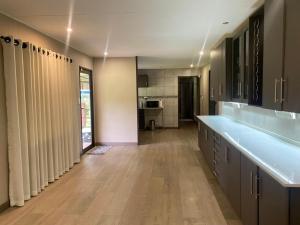 Η κουζίνα ή μικρή κουζίνα στο EastClaire Guesthouse