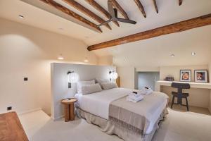 Postel nebo postele na pokoji v ubytování Architect house Porte Maillot La Défense Arena