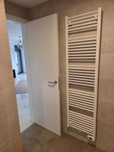 Fotografie z fotogalerie ubytování 3rd Floor High-End 1BR in Lux-Belair with Parking v Lucembursku