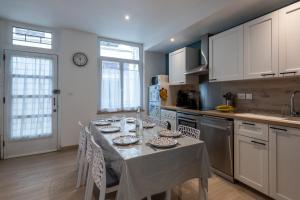 Kuchyň nebo kuchyňský kout v ubytování La Bignone - Avec jardin et terrasse