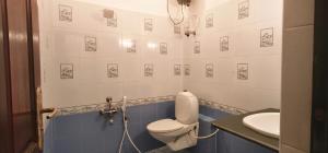 Koupelna v ubytování Jove Knight Residency