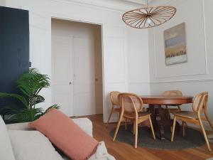 Posezení v ubytování L'Alchimiste Centre d'Epernay