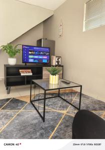 Μια τηλεόραση ή/και κέντρο ψυχαγωγίας στο JeffersonGuest-House